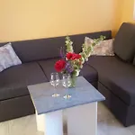 Porat House Apartment *