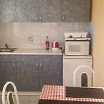 Porat House Apartment *