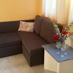 Porat House Apartment *