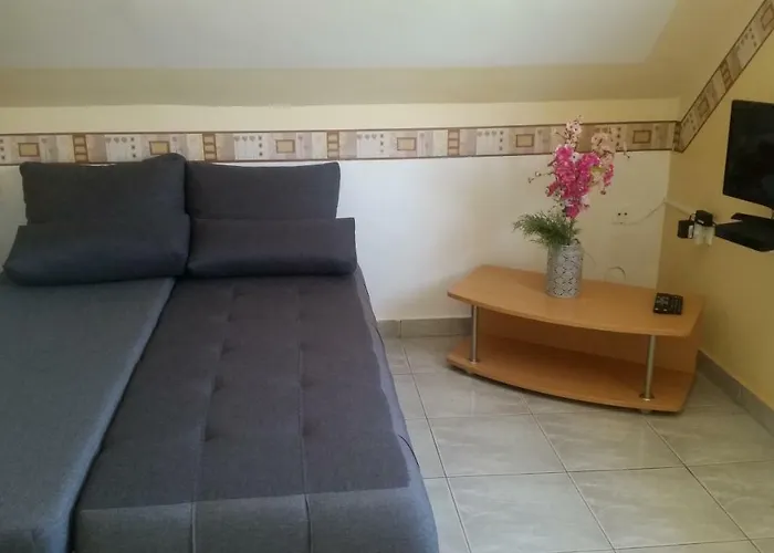 Porat House